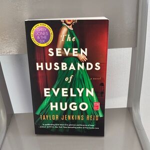 The Seven Husbands of Evelyn Hugo by Taylor Jenkins Reid